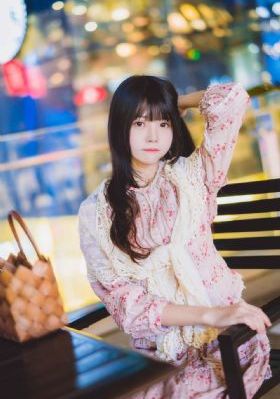 《年轻的妺妺2中文字幕哦》第3集_加长未删减版在线观看