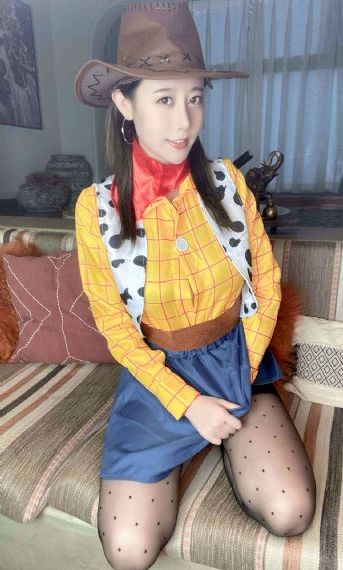 欧美男士礼帽街拍图片_超清完整在线观看
