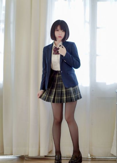 欧美shemale人妖老妇_720免费高清观看