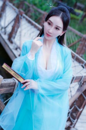 国产平价彩妆品牌_BD英语高清视频观看