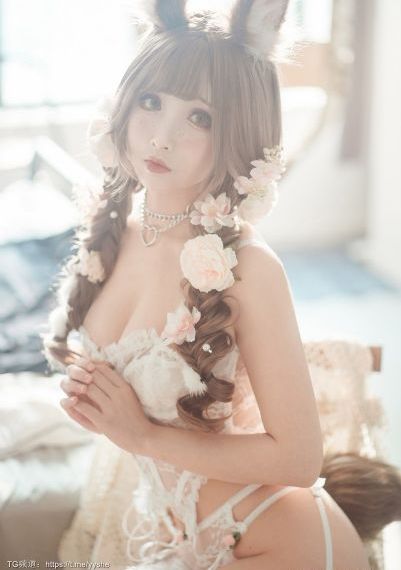 欧美姿化妆品多钱_BD英语在线观看视频