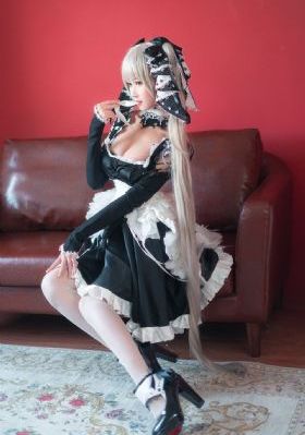 欧美妞穿礼服_DVD高清在线观看